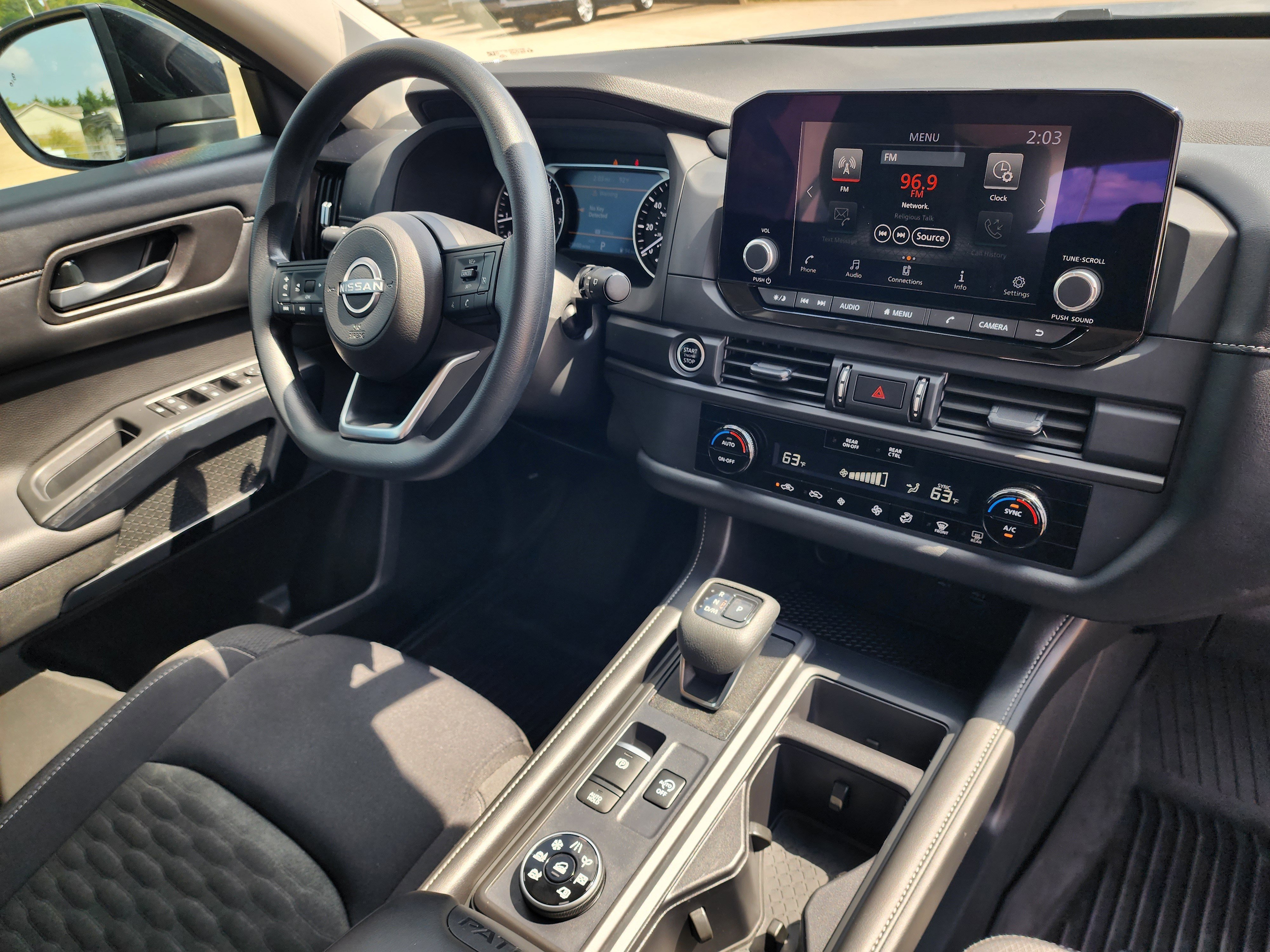 Used 2024 Nissan Pathfinder S image 14