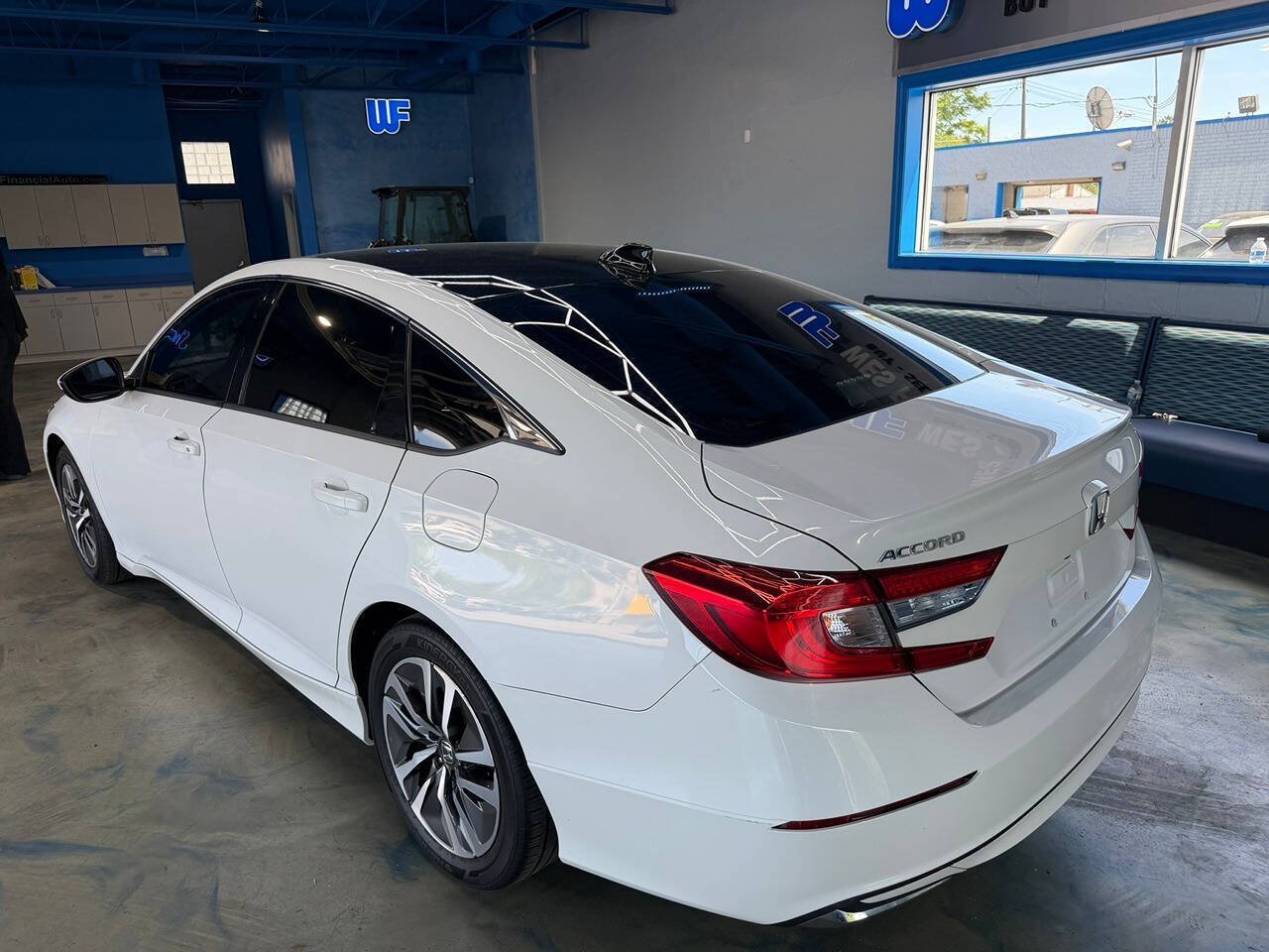 Used 2018 Honda Accord Hybrid image 12