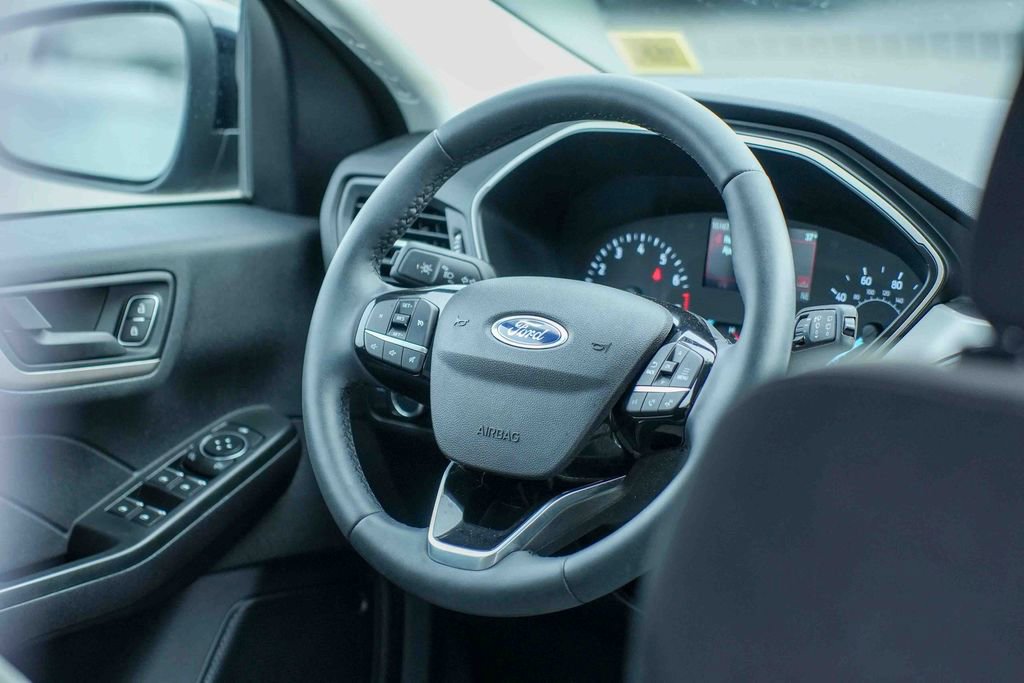 Certified 2022 Ford Escape SE w/ SE Sport Appearance Package image 19