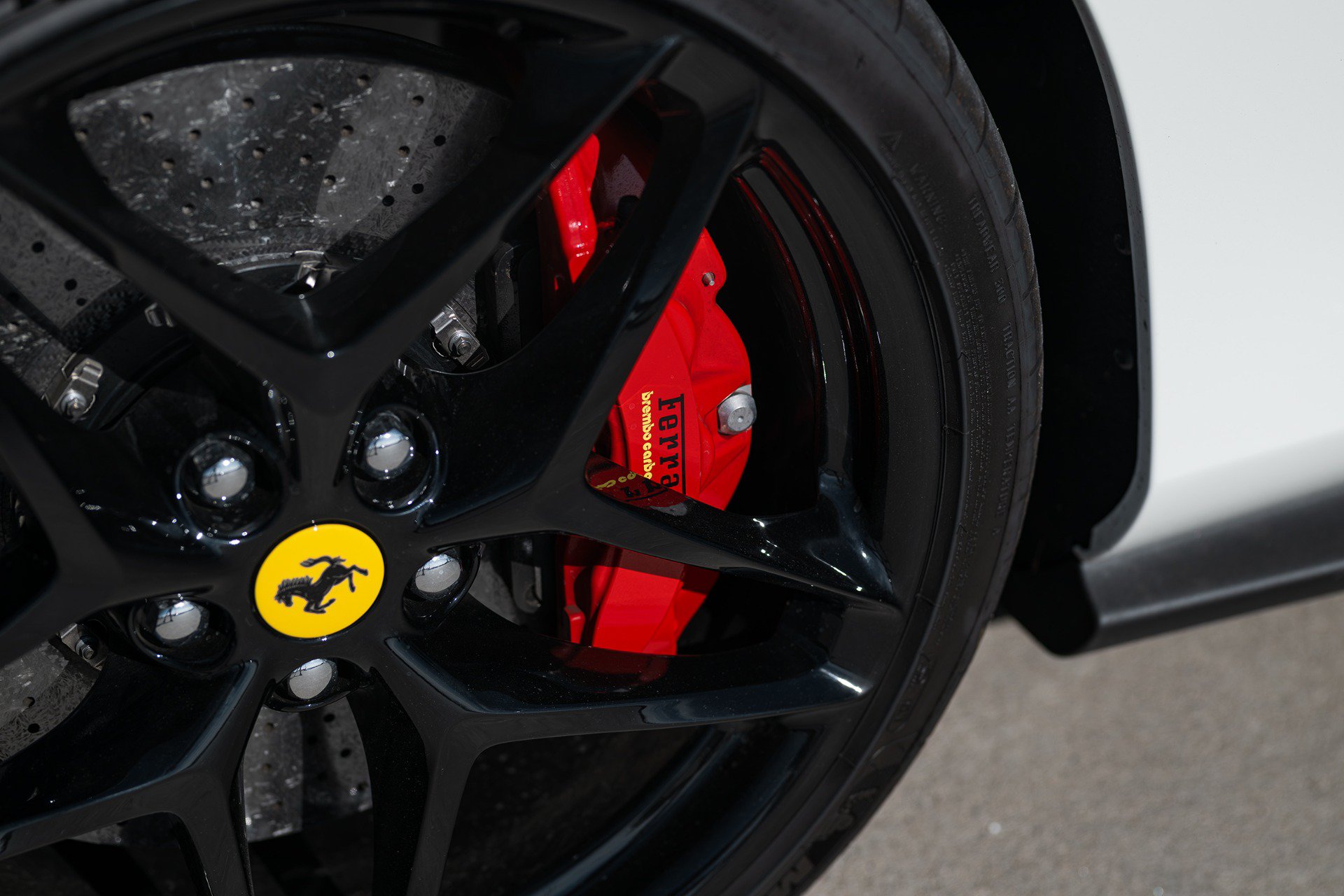 Used 2025 Ferrari Roma Spider RWD image 48