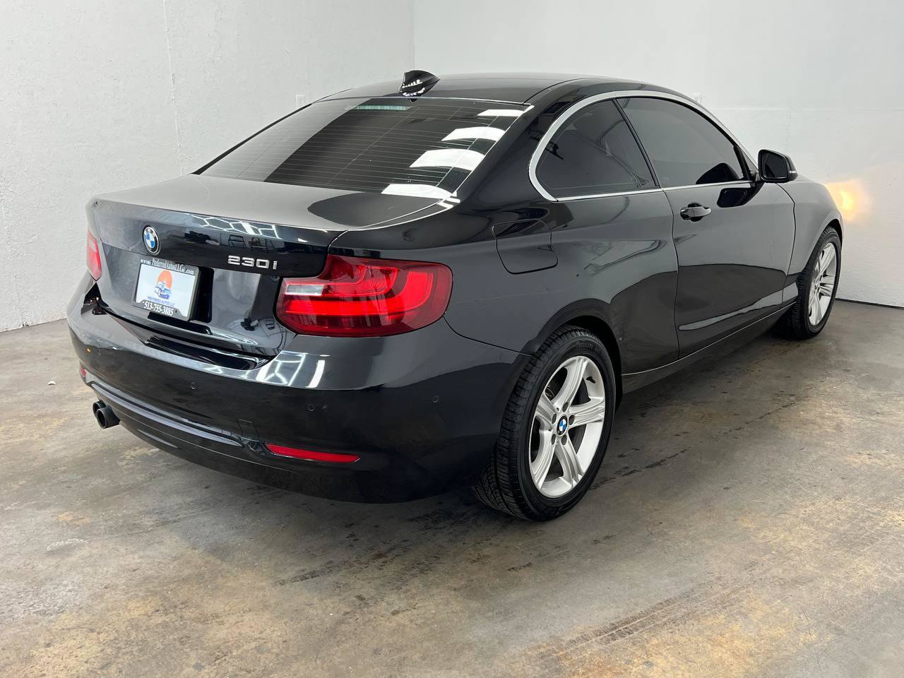 Used 2017 BMW 230i Coupe RWD image 4