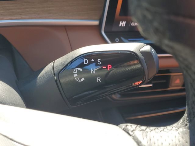 Used 2025 Volkswagen Tiguan SEL R-Line image 32