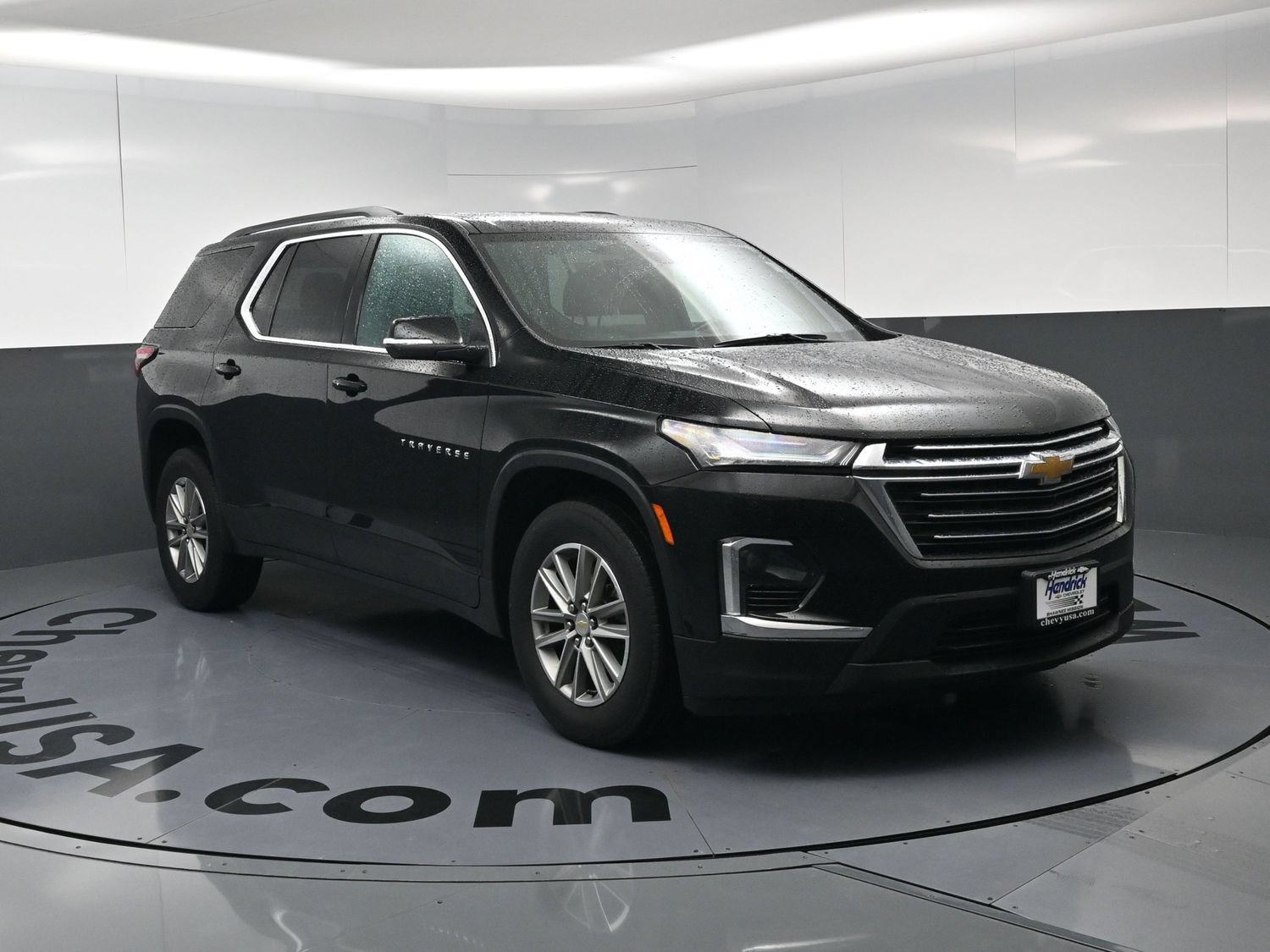 Used 2023 Chevrolet Traverse LT AWD/4WD image 2