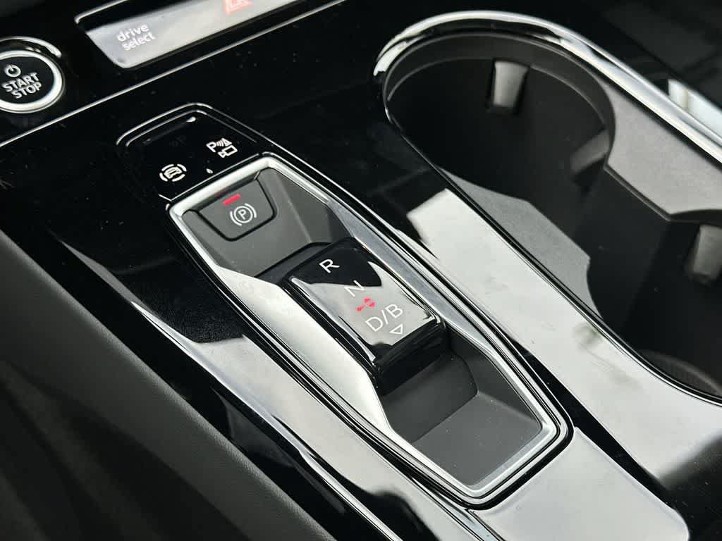 Used 2025 Audi A6 e-tron Premium Plus w/ Premium Plus RWD image 21