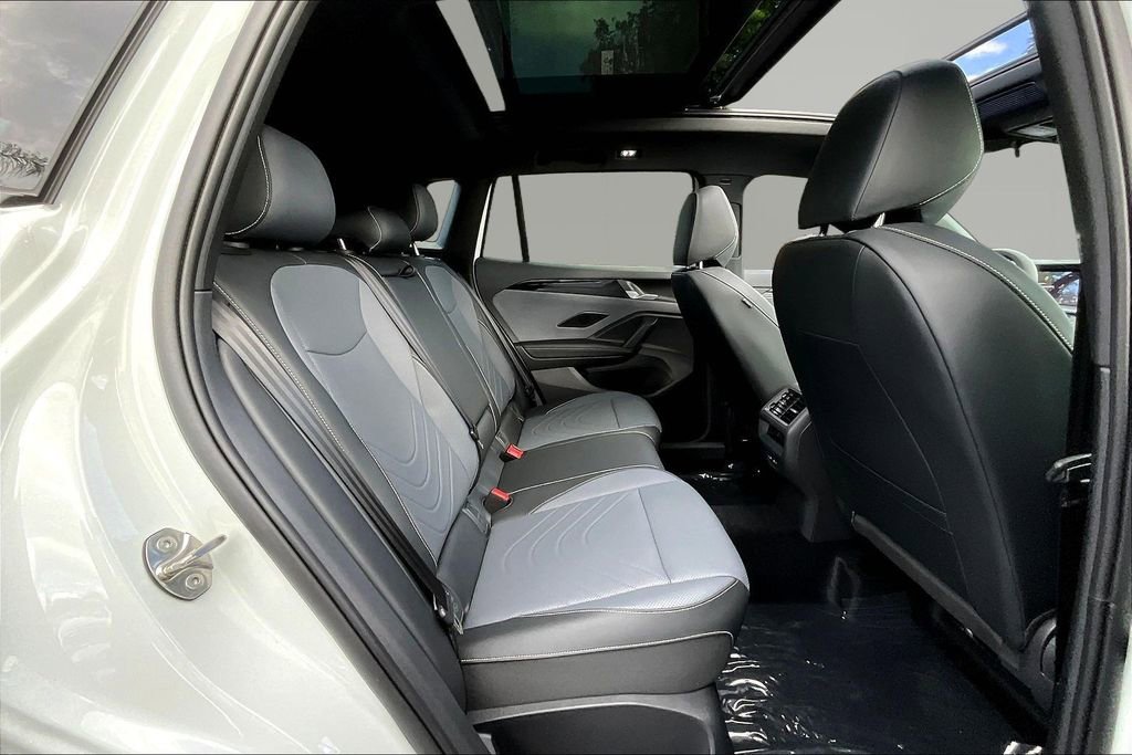 New 2026 Volkswagen Tiguan SE R-Line image 22