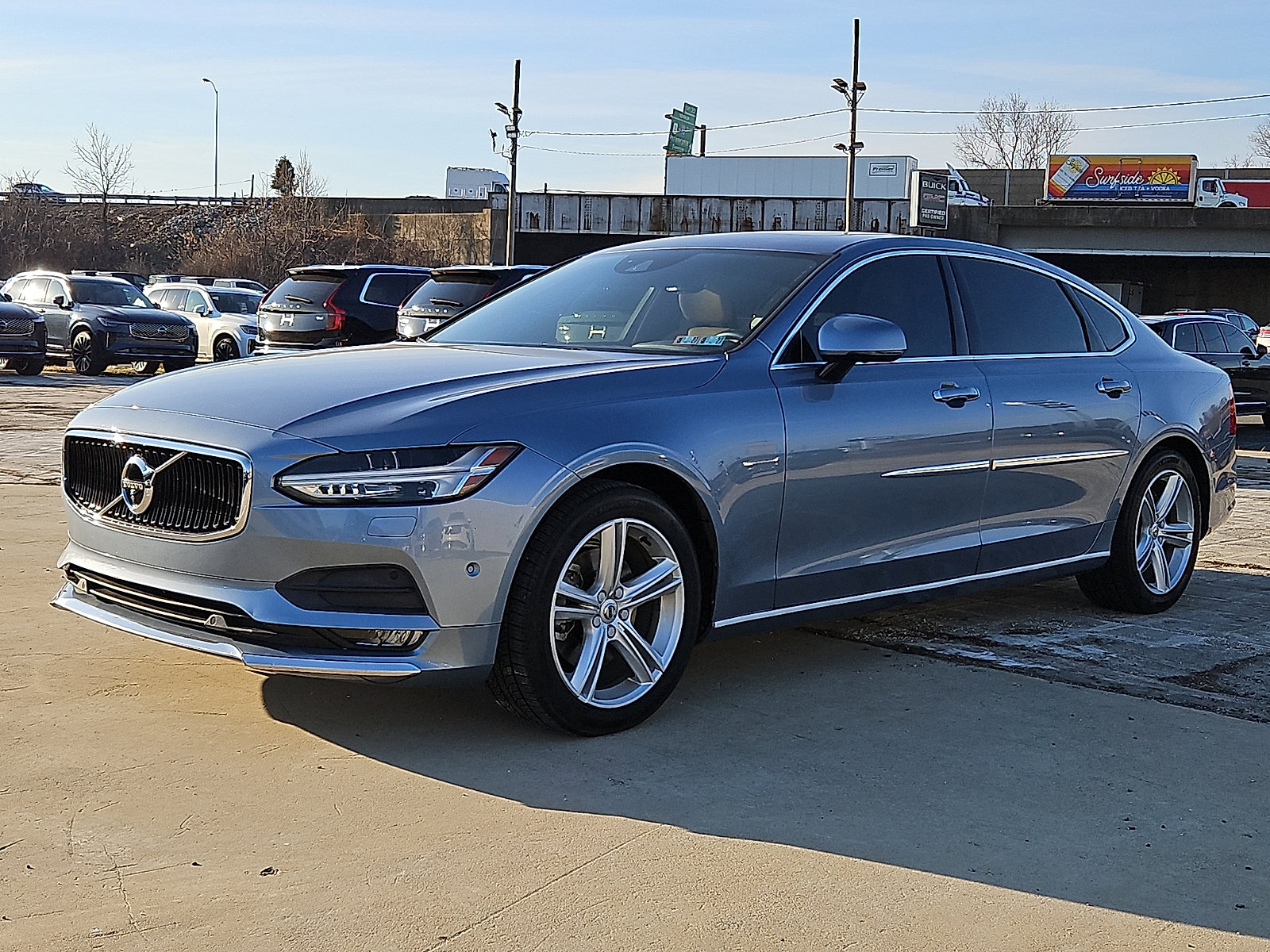 Used 2018 Volvo S90 T5 Momentum w/ Convenience Package image 3