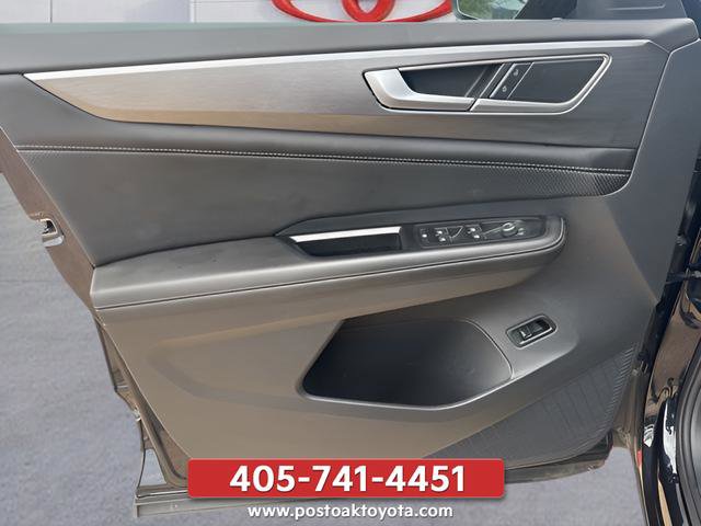 Used 2024 Volkswagen Atlas Cross Sport SE AWD/4WD image 32
