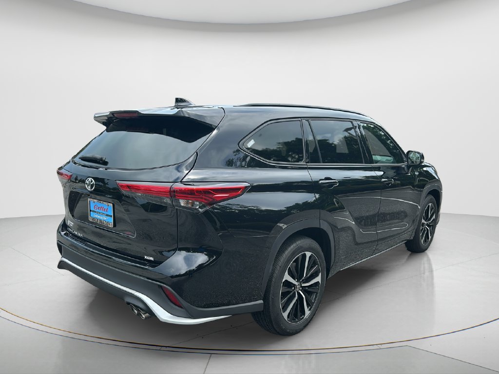 Used 2022 Toyota Highlander XSE FWD image 5