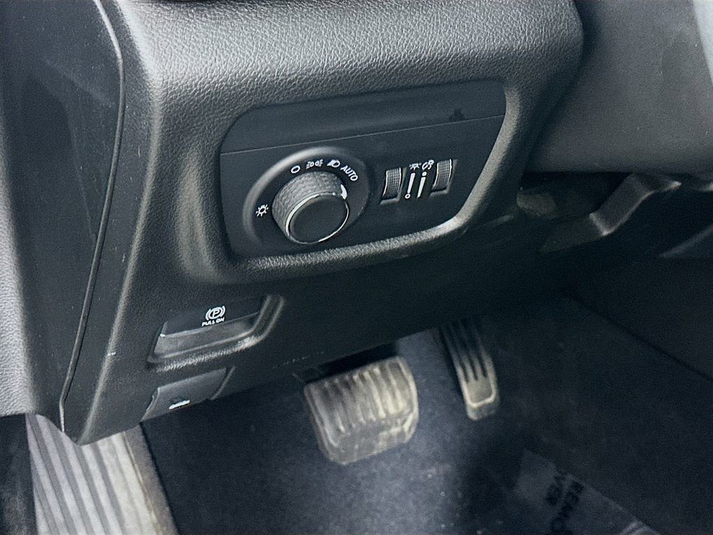 Certified 2023 Jeep Grand Cherokee L Altitude image 18