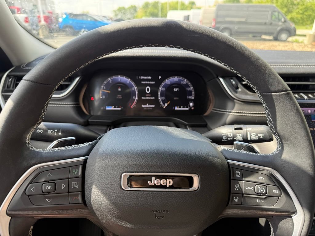 Certified 2023 Jeep Grand Cherokee L Limited AWD/4WD image 19