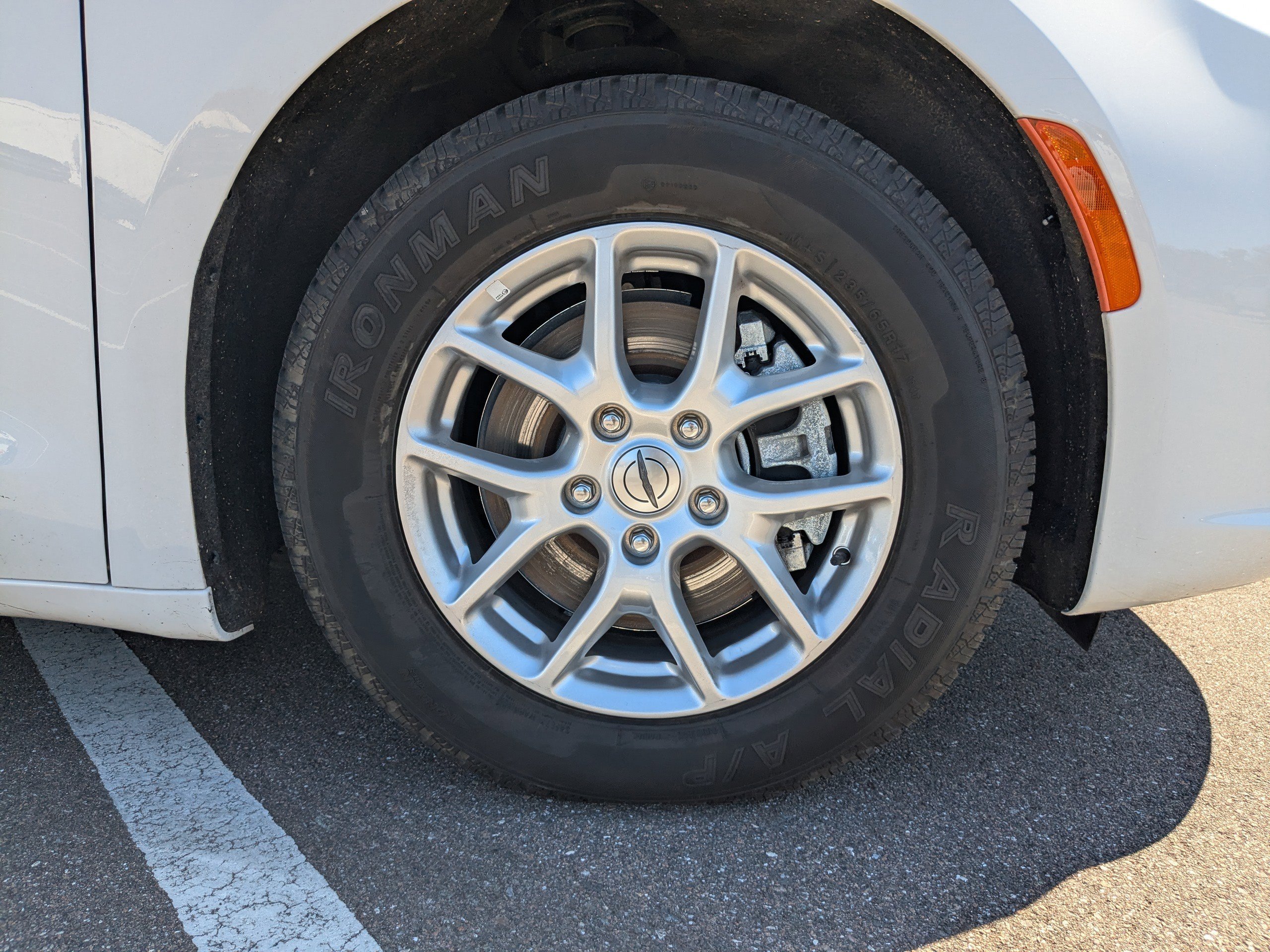 Used 2024 Chrysler Pacifica Touring-L image 10