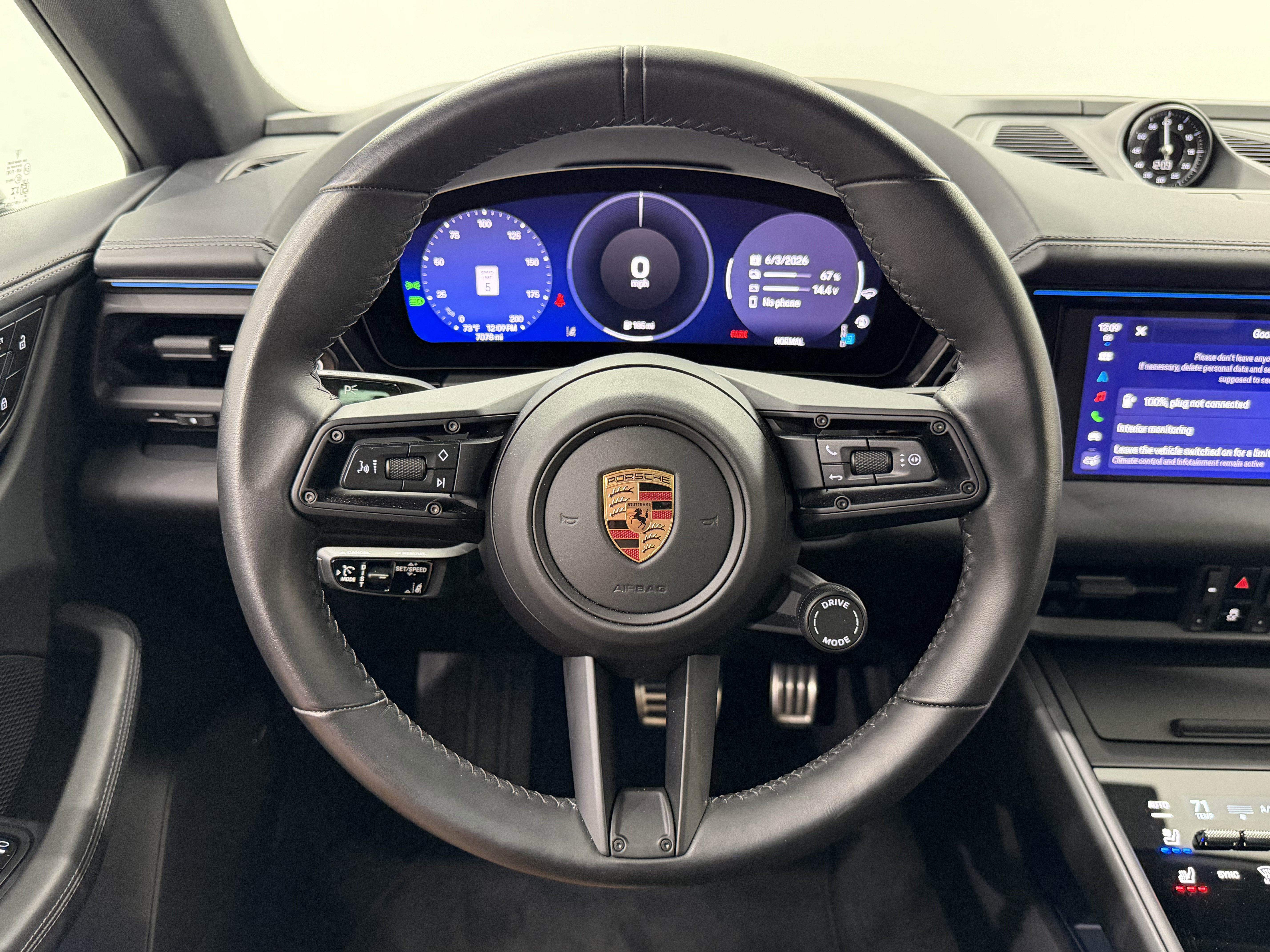 Certified 2025 Porsche Macan 4S Electric AWD/4WD image 50