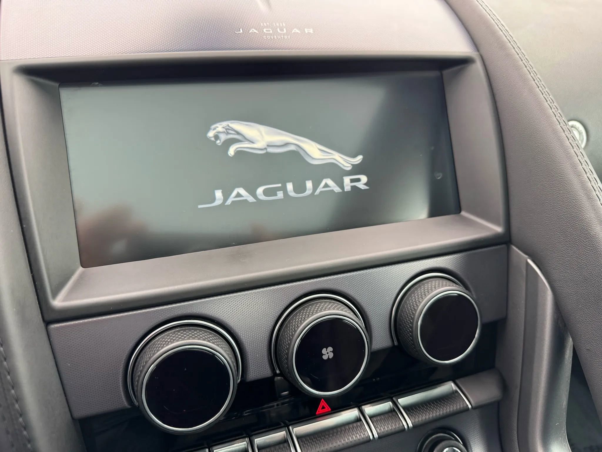 Used 2023 Jaguar F-TYPE Coupe image 33