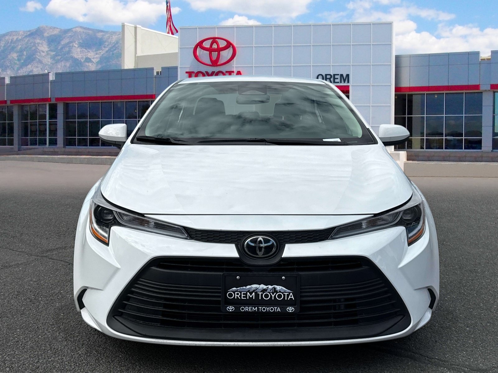 Used 2026 Toyota Corolla LE FWD image 2