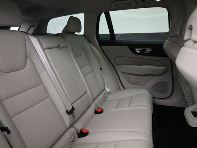 Used 2024 Volvo V60 B5 Cross Country Plus image 33