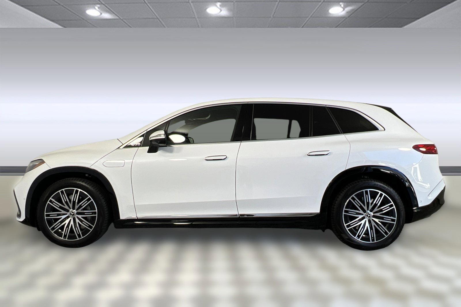 New 2026 Mercedes-Benz EQS 550 4MATIC SUV image 2