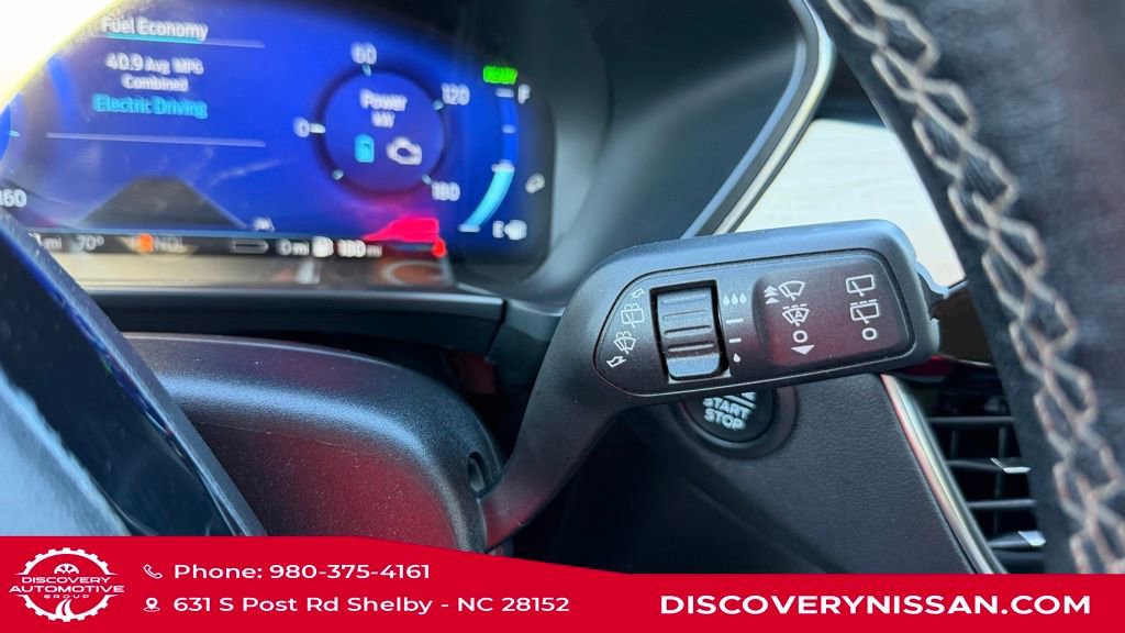 Used 2022 Ford Escape Titanium w/ Titanium Premium Package image 28