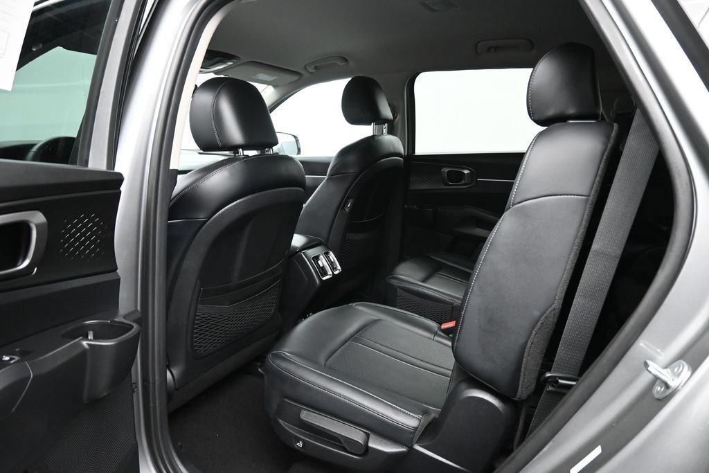 Used 2023 Kia Sorento EX AWD/4WD image 25