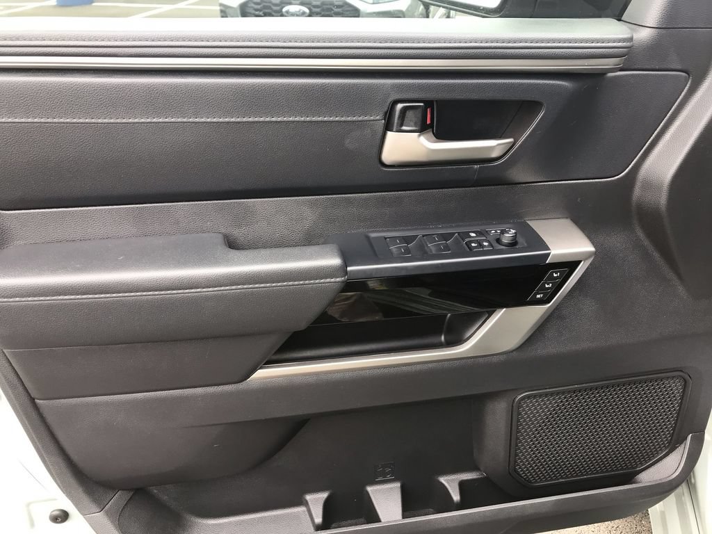 Used 2025 Toyota Tundra Limited AWD/4WD image 15