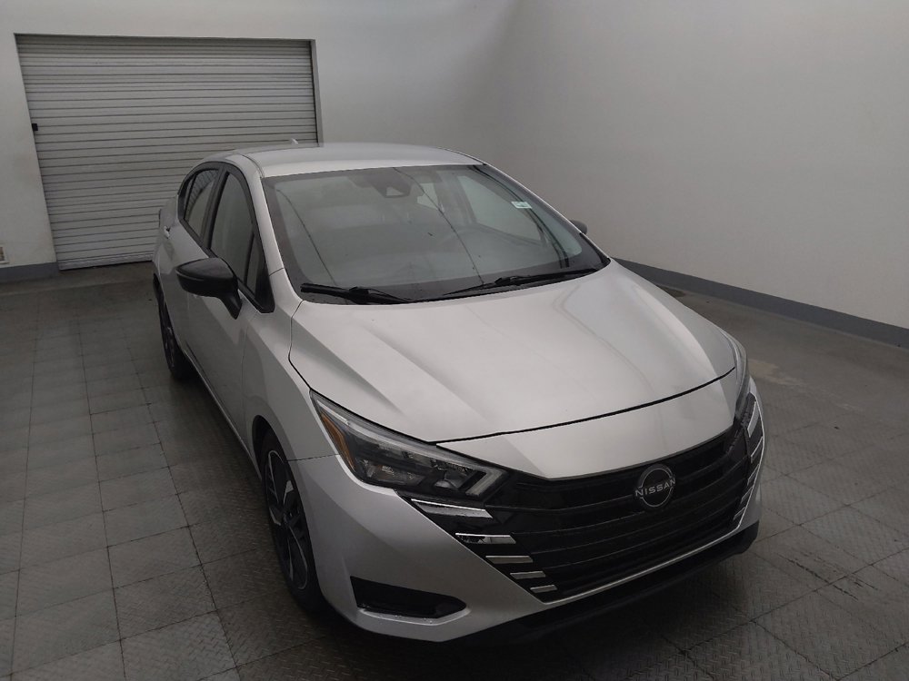 Used 2024 Nissan Versa SR FWD image 14