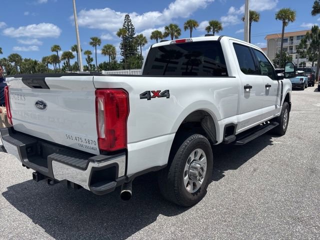 Used 2023 Ford F250 XLT AWD/4WD image 2