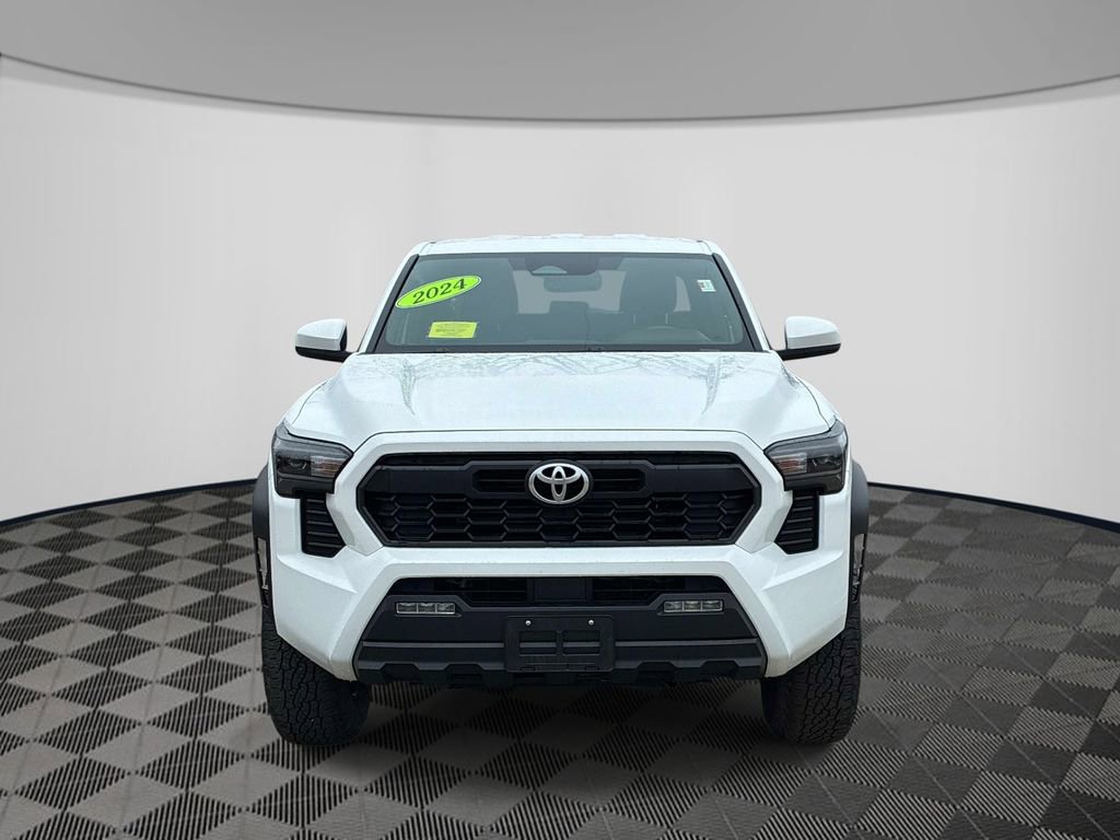 Used 2024 Toyota Tacoma TRD Sport AWD/4WD image 2