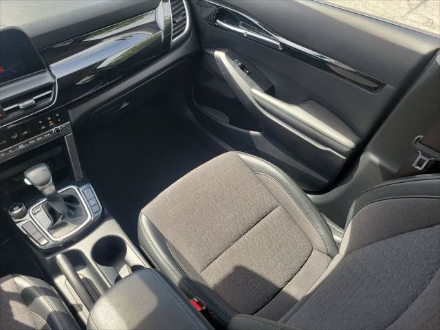 Used 2025 Kia Seltos S FWD image 12