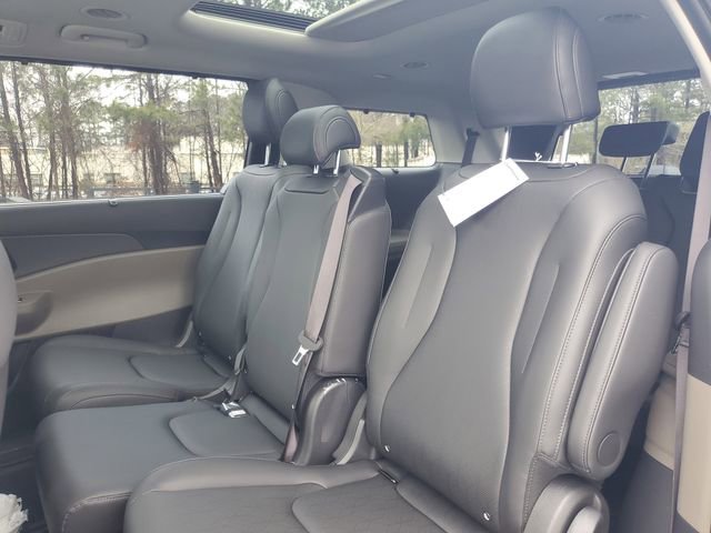 New 2026 Kia Carnival SX image 9