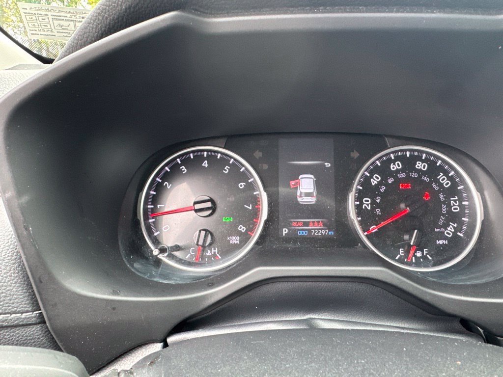 Used 2021 Toyota RAV4 LE AWD/4WD image 18
