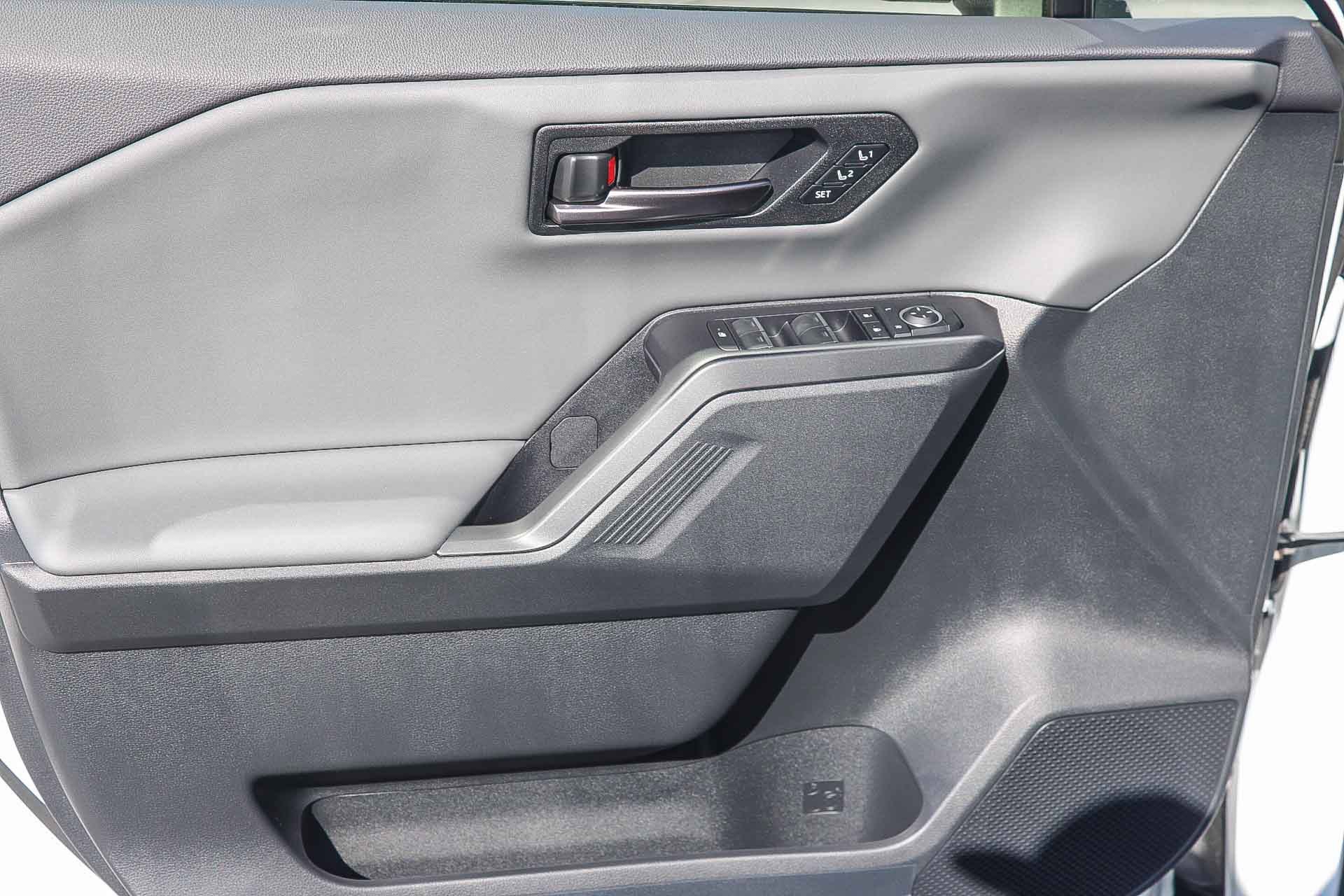 New 2026 Toyota RAV4 XSE AWD/4WD image 23
