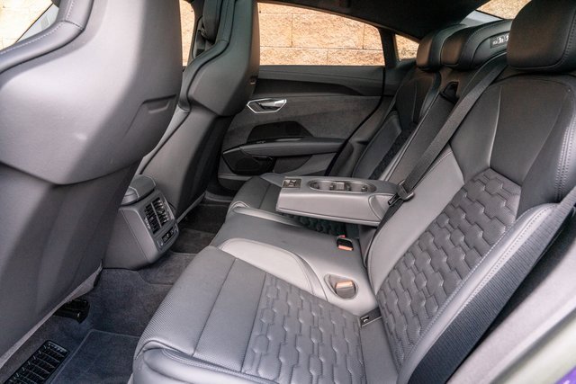 Used 2023 Audi e-tron GT Prestige image 27