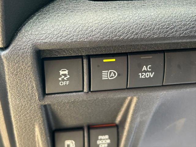 Certified 2025 Toyota Sienna XSE image 29