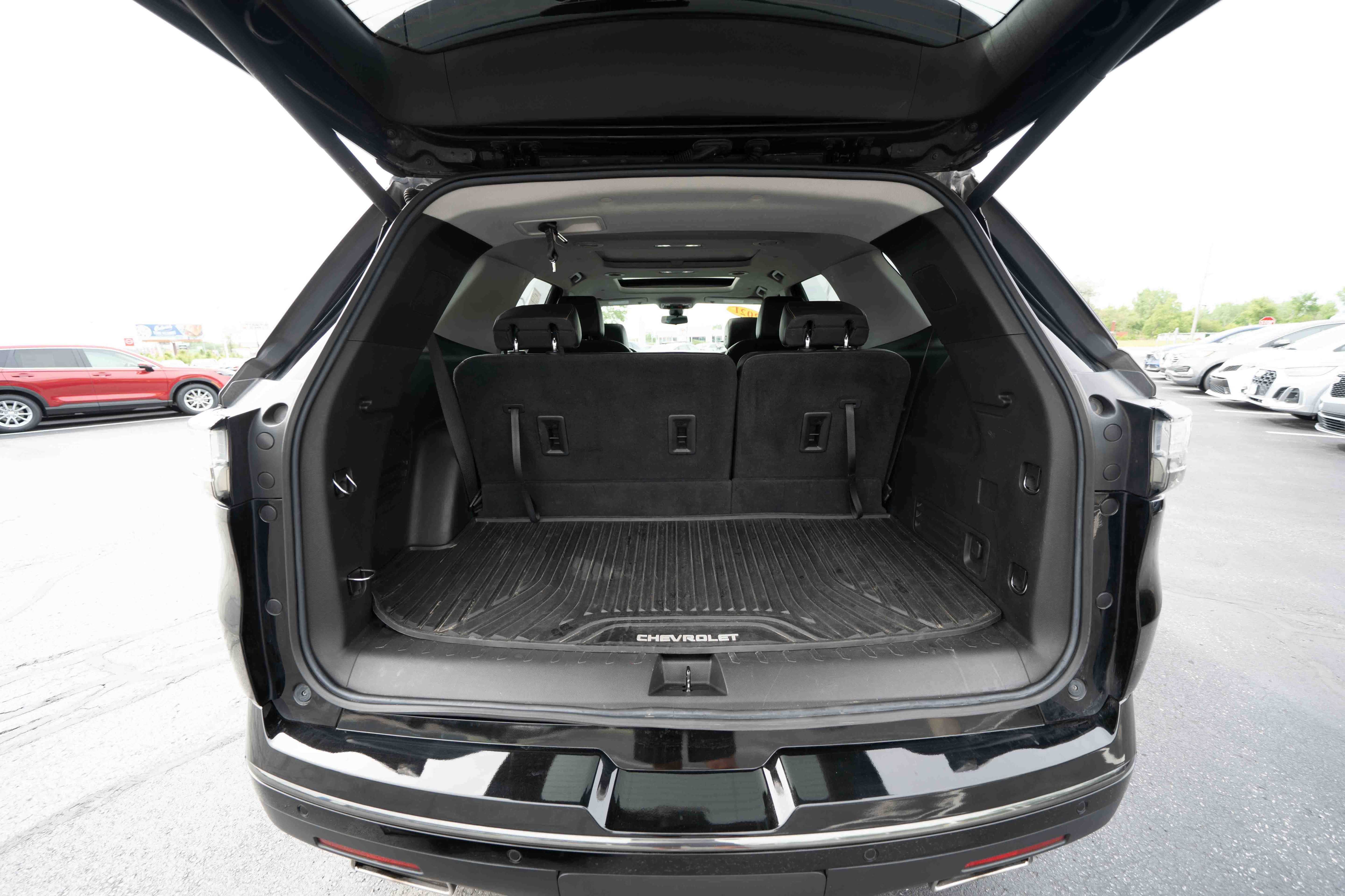 Used 2021 Chevrolet Traverse Premier w/ Redline Edition AWD/4WD image 28