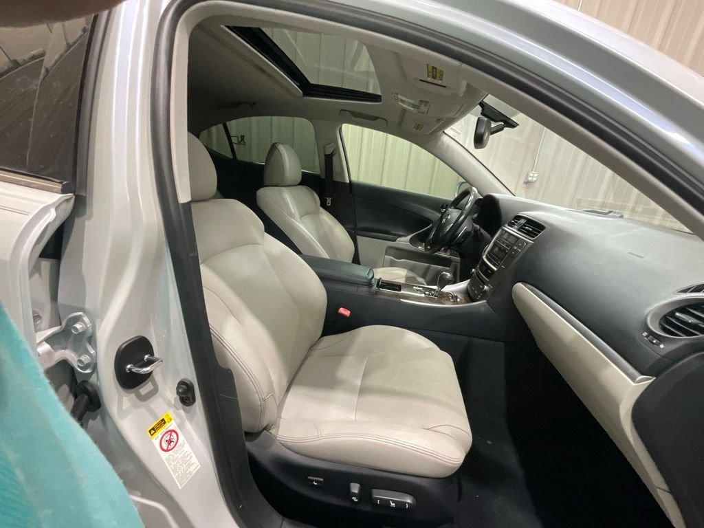 Used 2011 Lexus IS 250 w/ Premium Pkg Value Edition RWD image 14