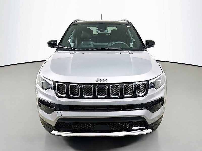 Used 2023 Jeep Compass Limited w/ Elite Group AWD/4WD image 2