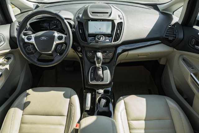 Used 2017 Ford C-MAX Energi Titanium FWD image 28