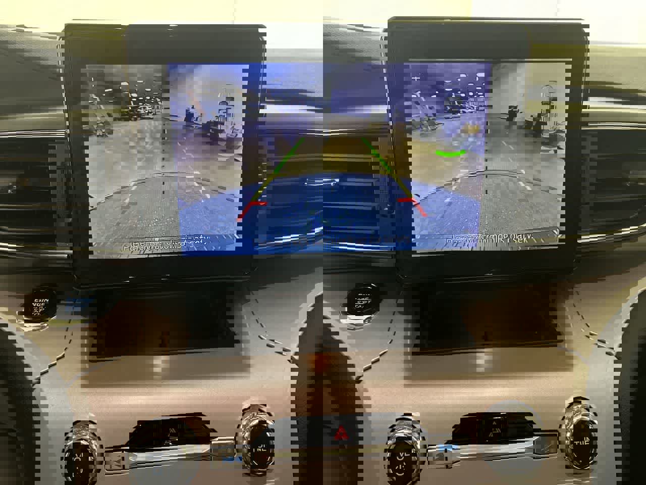 Used 2023 Ford Explorer XLT w/ Equipment Group 202A image 19