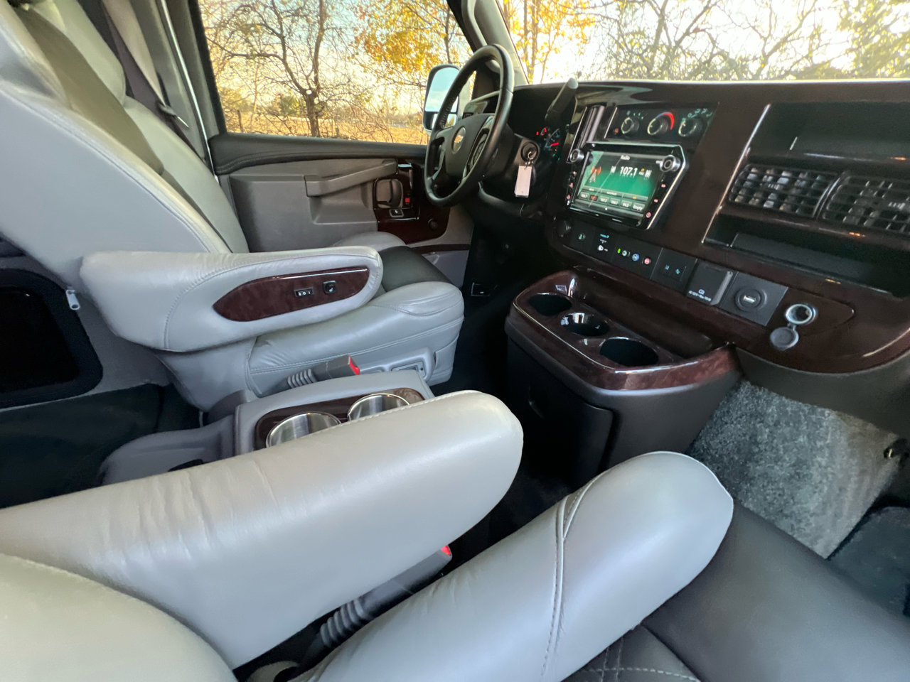 Used 2022 Chevrolet Express 2500 Extended w/ Enhanced Convenience Package image 50