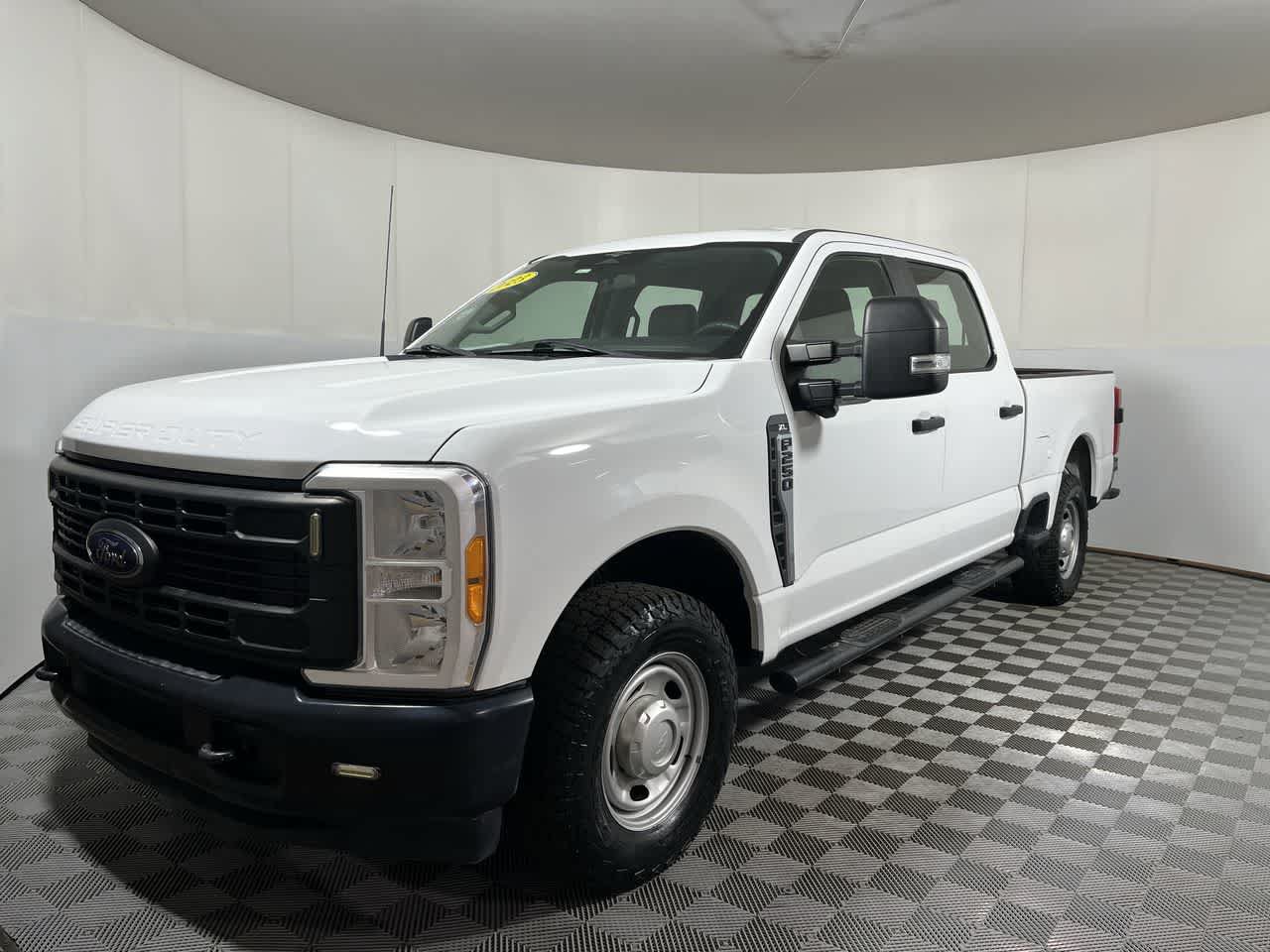 Used 2023 Ford F250 XL w/ 360-Degree Camera Package RWD image 4