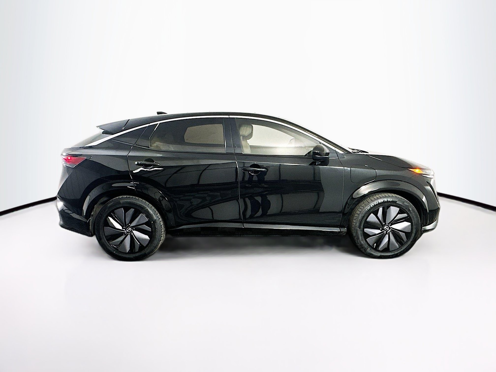 Used 2023 Nissan Ariya FWD image 10