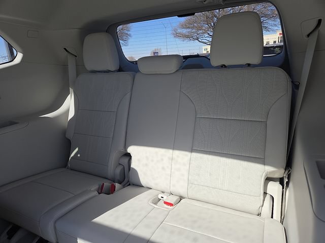 New 2026 Buick Enclave Avenir w/ Super Cruise Package FWD image 8