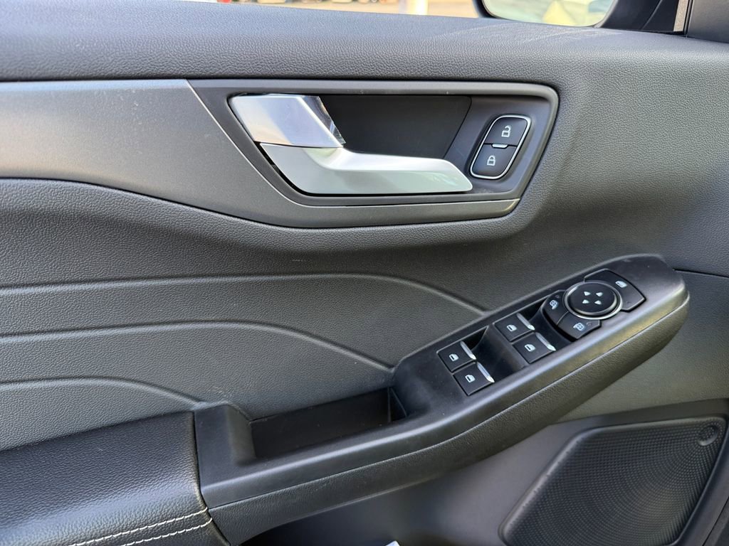 New 2026 Ford Escape SE image 16