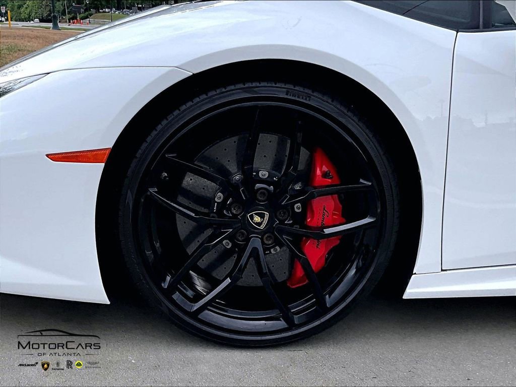 Used 2017 Lamborghini Huracan LP 610-4 AWD/4WD image 10
