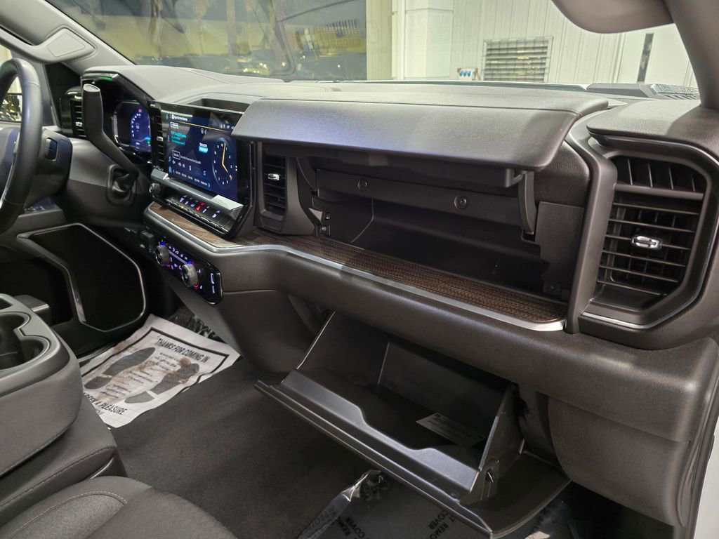 Used 2025 Chevrolet Silverado 2500 LT w/ Convenience Package image 39