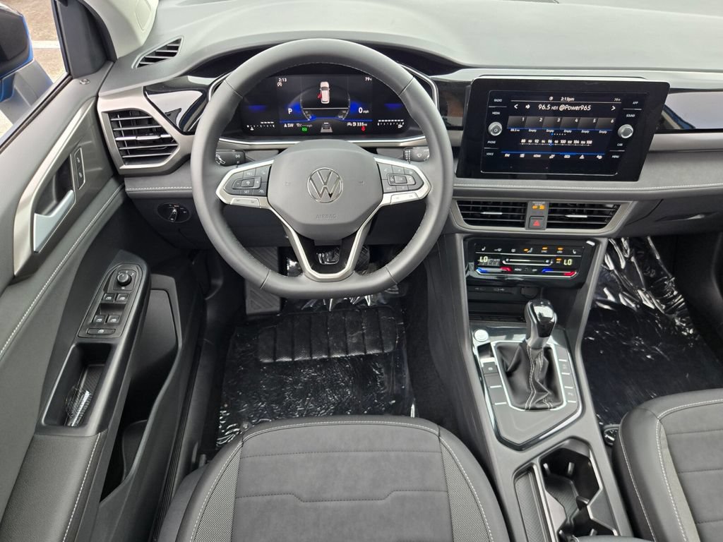 New 2026 Volkswagen Taos SE FWD image 7