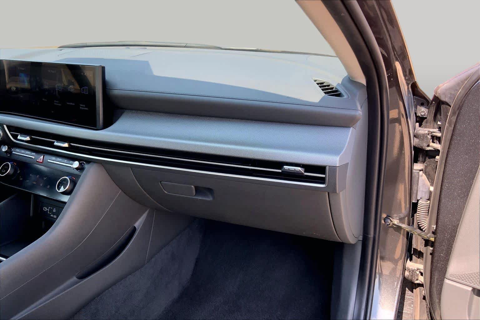 Used 2025 Hyundai Sonata SEL FWD image 19