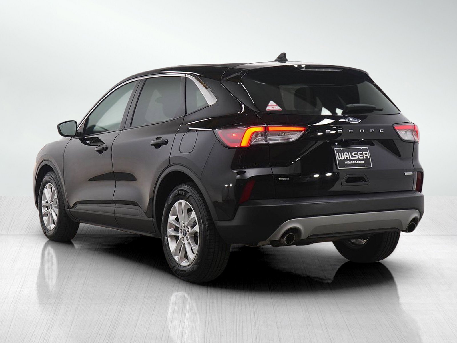 Used 2020 Ford Escape SE image 4