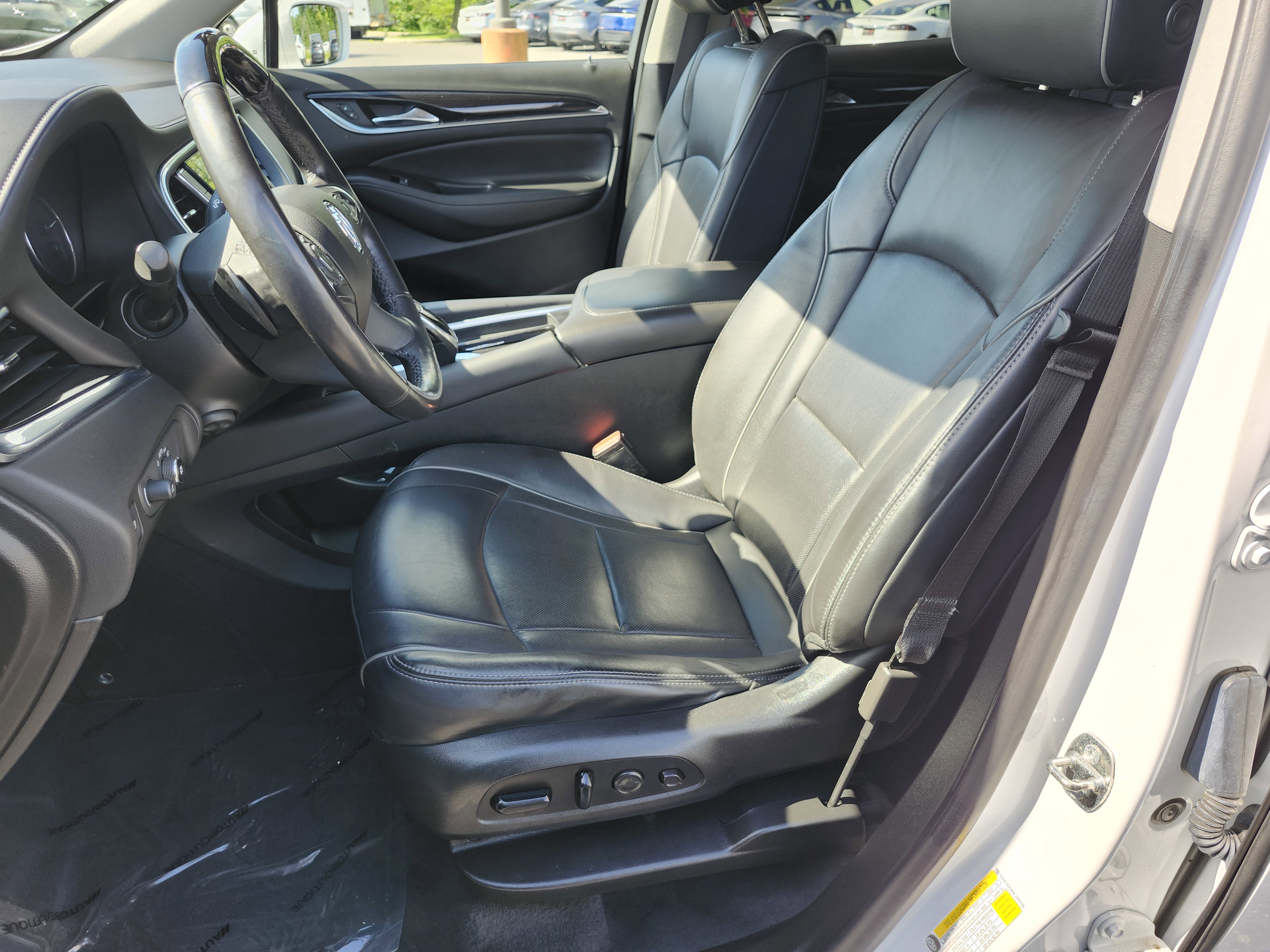 Used 2020 Buick Enclave Avenir w/ Avenir Technology Package AWD/4WD image 25