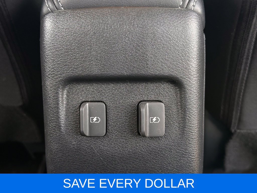Used 2023 Nissan Kicks SR FWD image 17