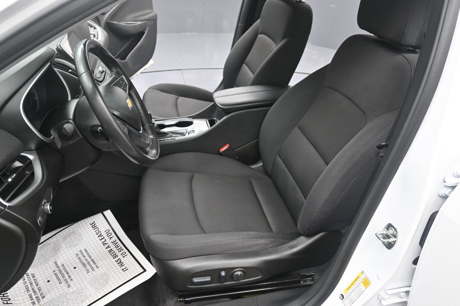 Used 2022 Chevrolet Malibu LT w/ Redline Edition FWD image 17